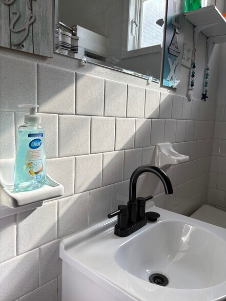 Building Photo - 313 Hixson Ave