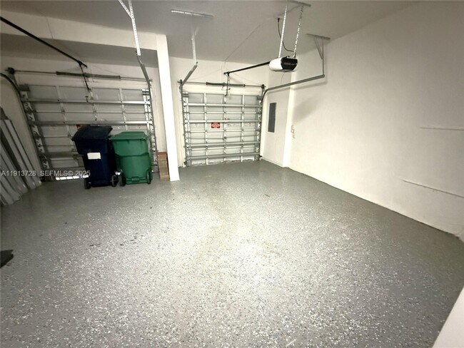 Building Photo - 10802 NW 84th Ln