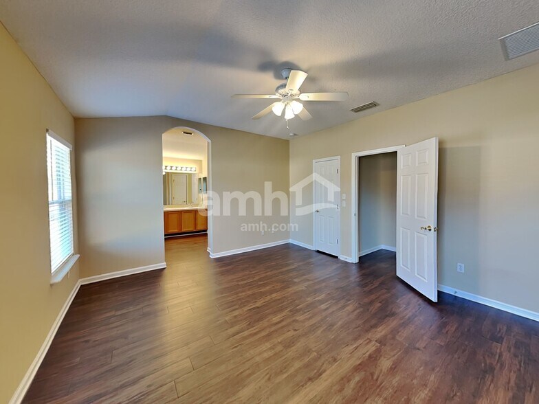 Building Photo - 9215 Hawks Haven Ct