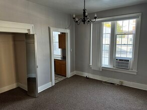 Building Photo - Midtown Mall