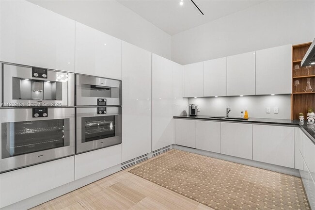 Building Photo - 4701 Meridian Ave