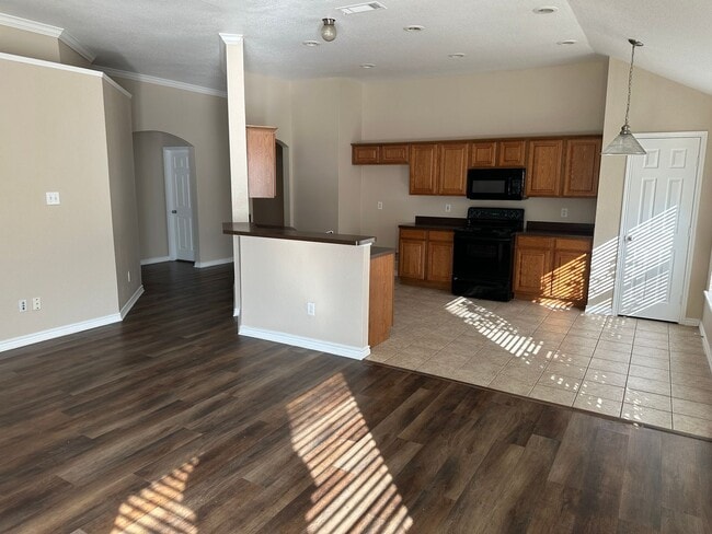 Building Photo - Elegant One-Story Living in the Heart of Sendera Ranch!