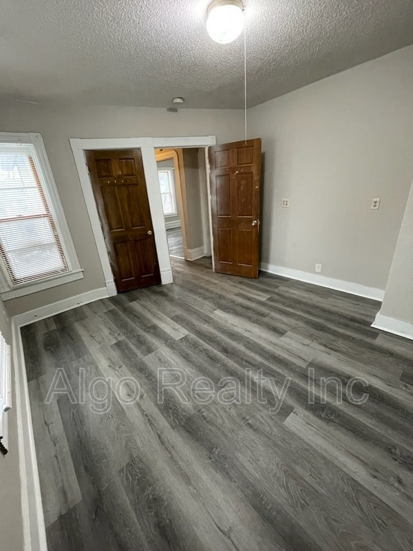 Building Photo - 2923 N Girard Ave