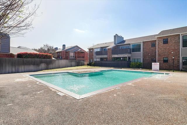 Building Photo - 411 Pebble Way