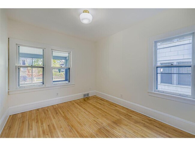 Building Photo - 1683 Minnehaha Ave E