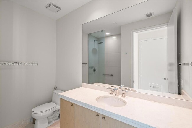 Building Photo - 900 Brickell Key Blvd