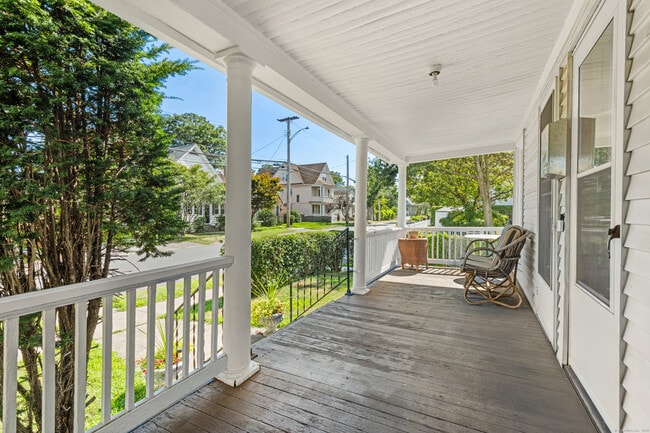 Building Photo - 318 Suburban Ave