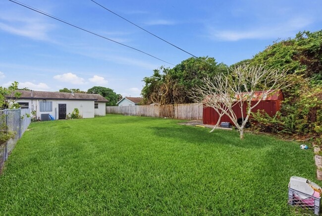 Building Photo - 3847 Roan Ct E