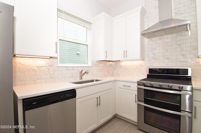 Building Photo - 635 Rum Runner Wy