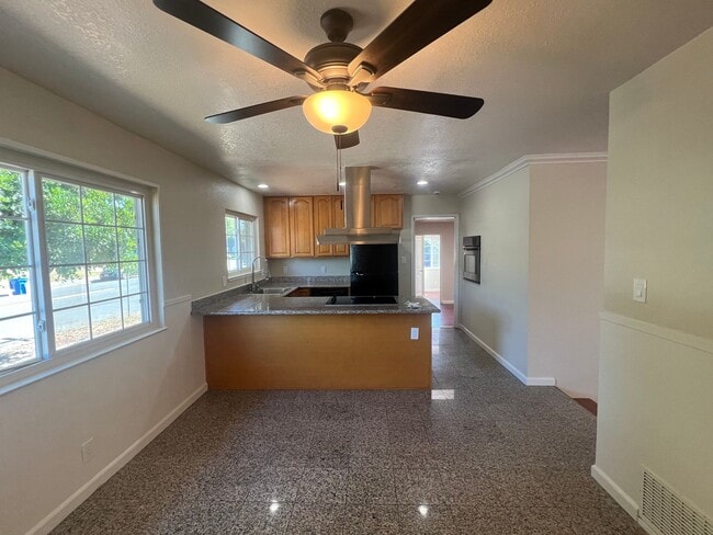 Building Photo - Blacow home for rent! $4000