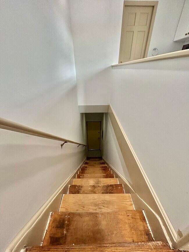 Building Photo - 1328 N Washington St