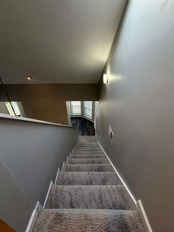 Building Photo - 133 McGill Park Ave NE