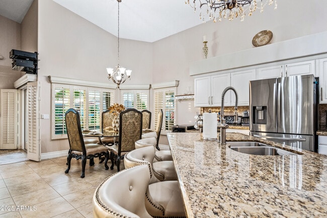 Building Photo - 1817 E Willow Tree Ct