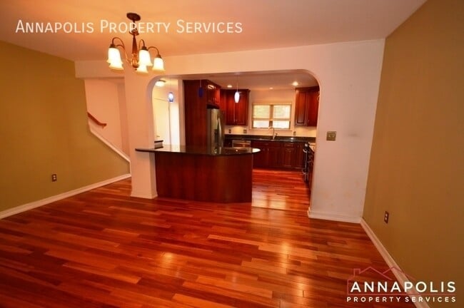 Building Photo - 73 Spa Rd