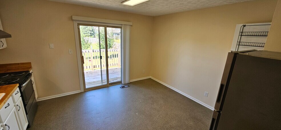 Primary Photo - 6518 Birchview Dr N