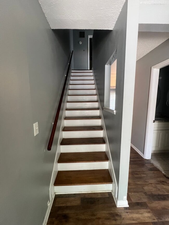 Building Photo - Updated Sanford Condo with Private Patio & Community Pool Near Downtown!