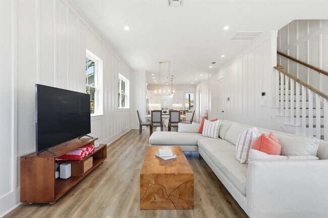 Building Photo - 4712 Avenue Q