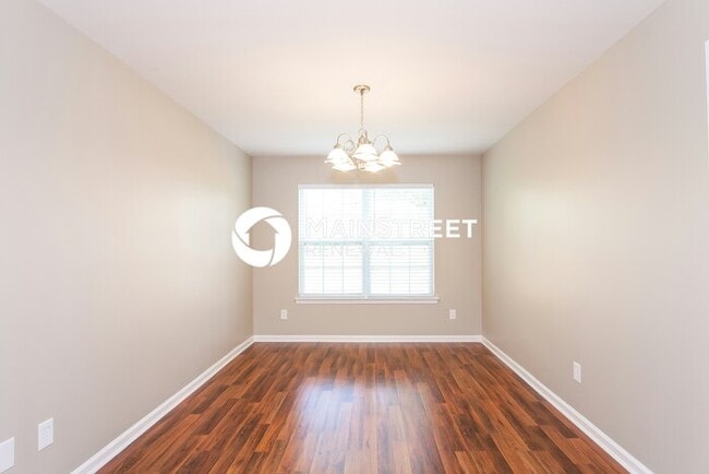 Building Photo - 4 Bedroom Pet-Friendly Home in Mount Holly...