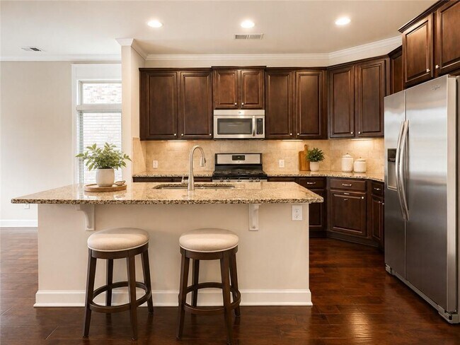 Building Photo - 1207 Lavista Cir NE