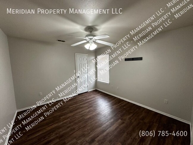 Building Photo - 533 N. Clinton-