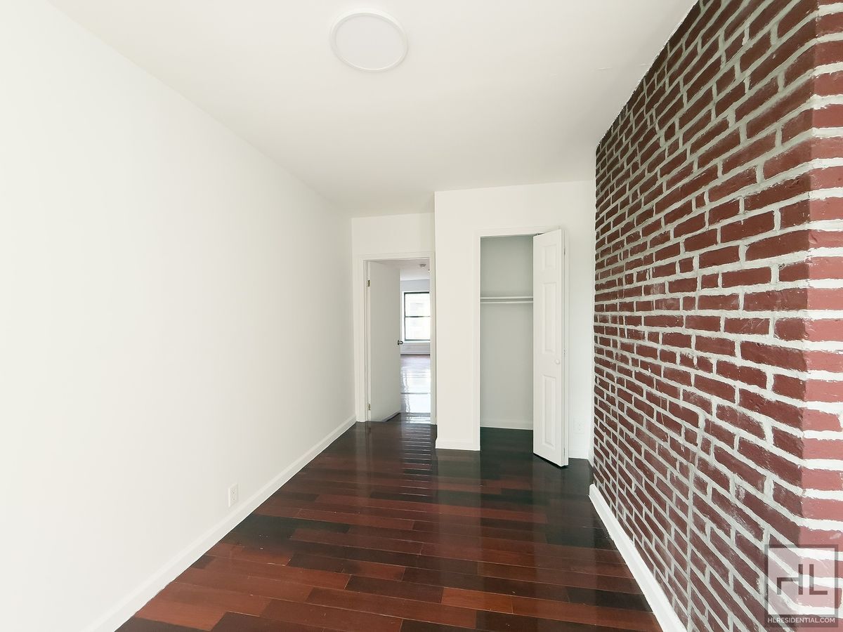 Building Photo - FULTON STREET / Available Now – No Fee! Sp...