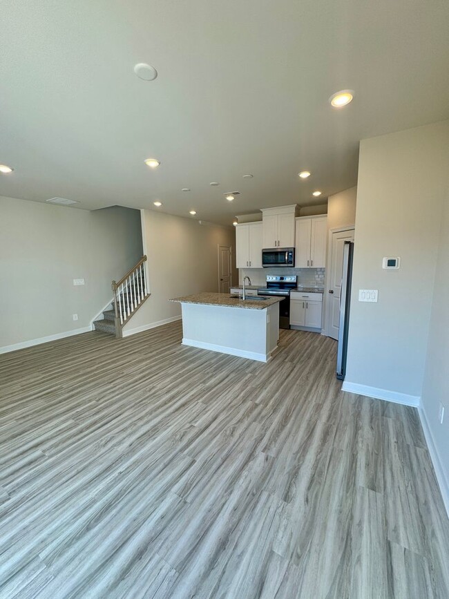 Building Photo - Beautiful, Brand New 3BR Townhouse in Concord