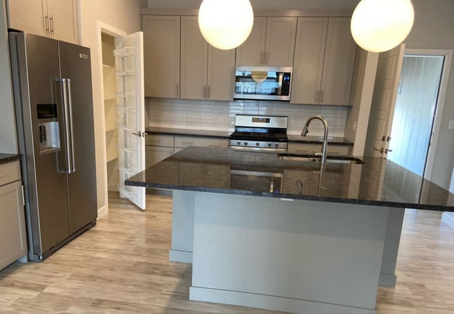 Building Photo - Lehi townhome for rent!