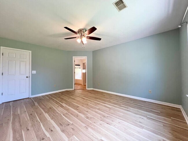 Building Photo - 104 Weatherby Ct