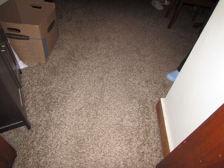 Building Photo - 1233 S 87th St