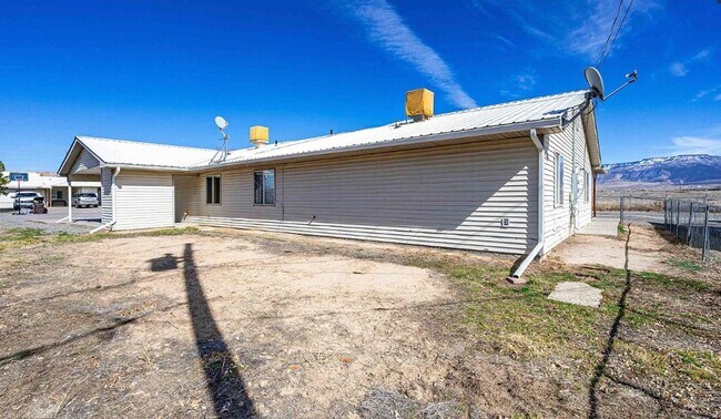 Building Photo - 3249 White Ave