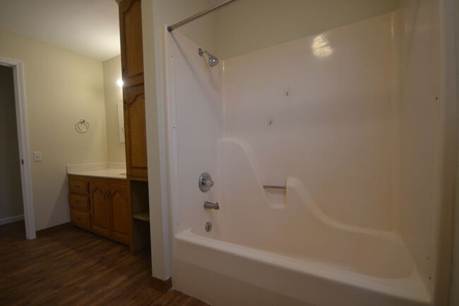 Building Photo - NICE 3 Bed 2 Bath home in Bolivar! Excellent Area!