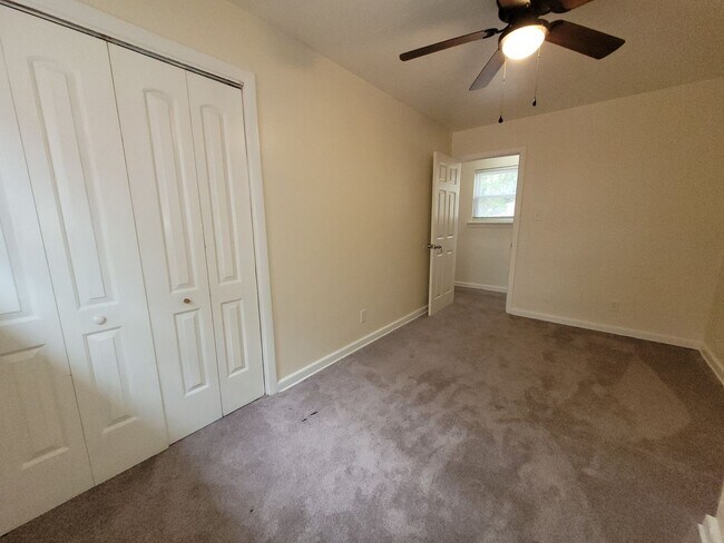 Building Photo - 1012 Oaklawn Ave