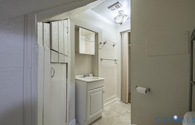 Building Photo - 102 N Lombardy St