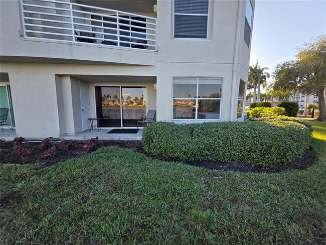 Building Photo - 6100 Bahia Del Mar Cir N