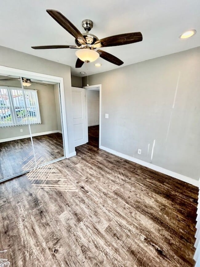 Building Photo - Beautiful Renovated 2bd with Yard