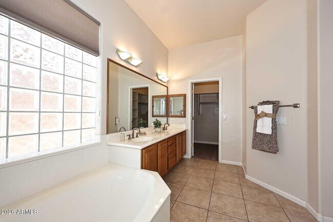 Building Photo - 10859 E Le Marche Dr