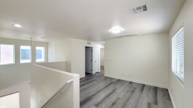 Building Photo - 8518 Genesee Ct