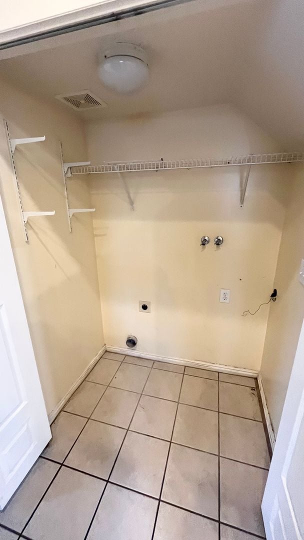 Building Photo - 4 bedroom/2.5 bathroom Townhome in West Jordan!