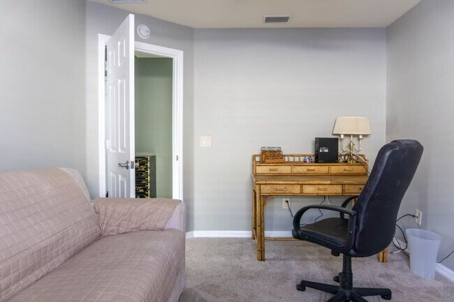 Building Photo - 2453 Violet Ct