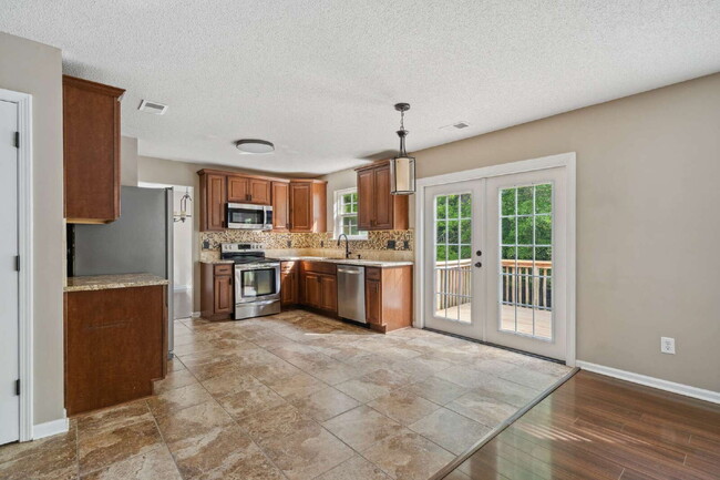 Building Photo - Spacious 4-Bedroom Retreat in Fuquay-Varin...