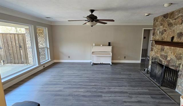 Building Photo - 1813 Weanne Dr