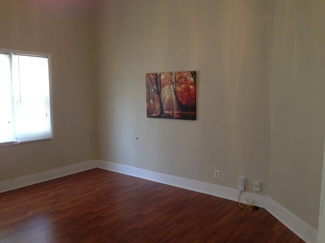 Living room. - 1613 Fletcher Ave