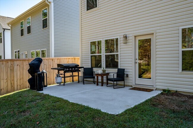 Building Photo - Beautiful 4 Bedroom Home with Office in Nexton