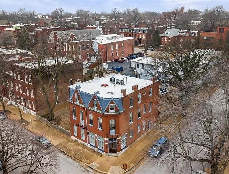 Front - 2401 S 11th St