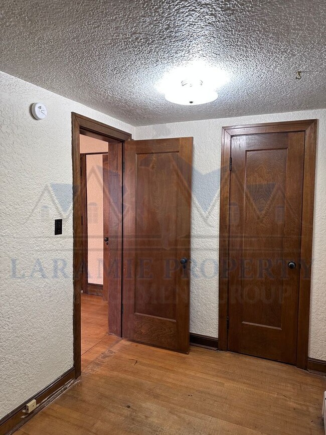 Building Photo - 551 N 8th