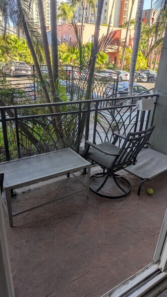 Building Photo - 3990 Centre St