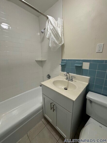 Building Photo - 88 Gardner St