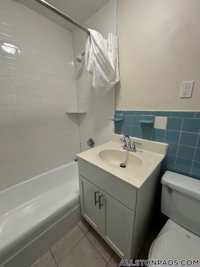 Building Photo - 88 Gardner St