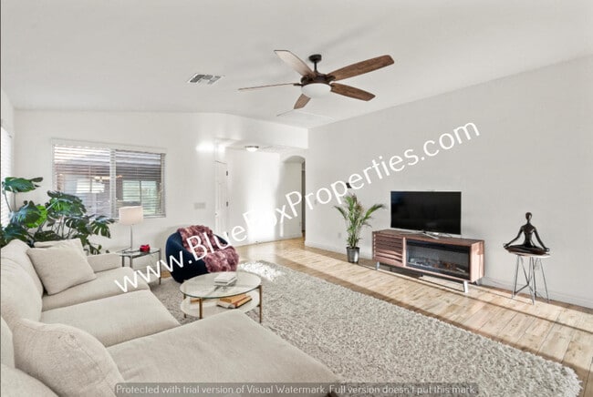 Building Photo - 8633 N Continental Links Dr