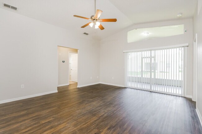 Building Photo - 263 Kings Pond Ave